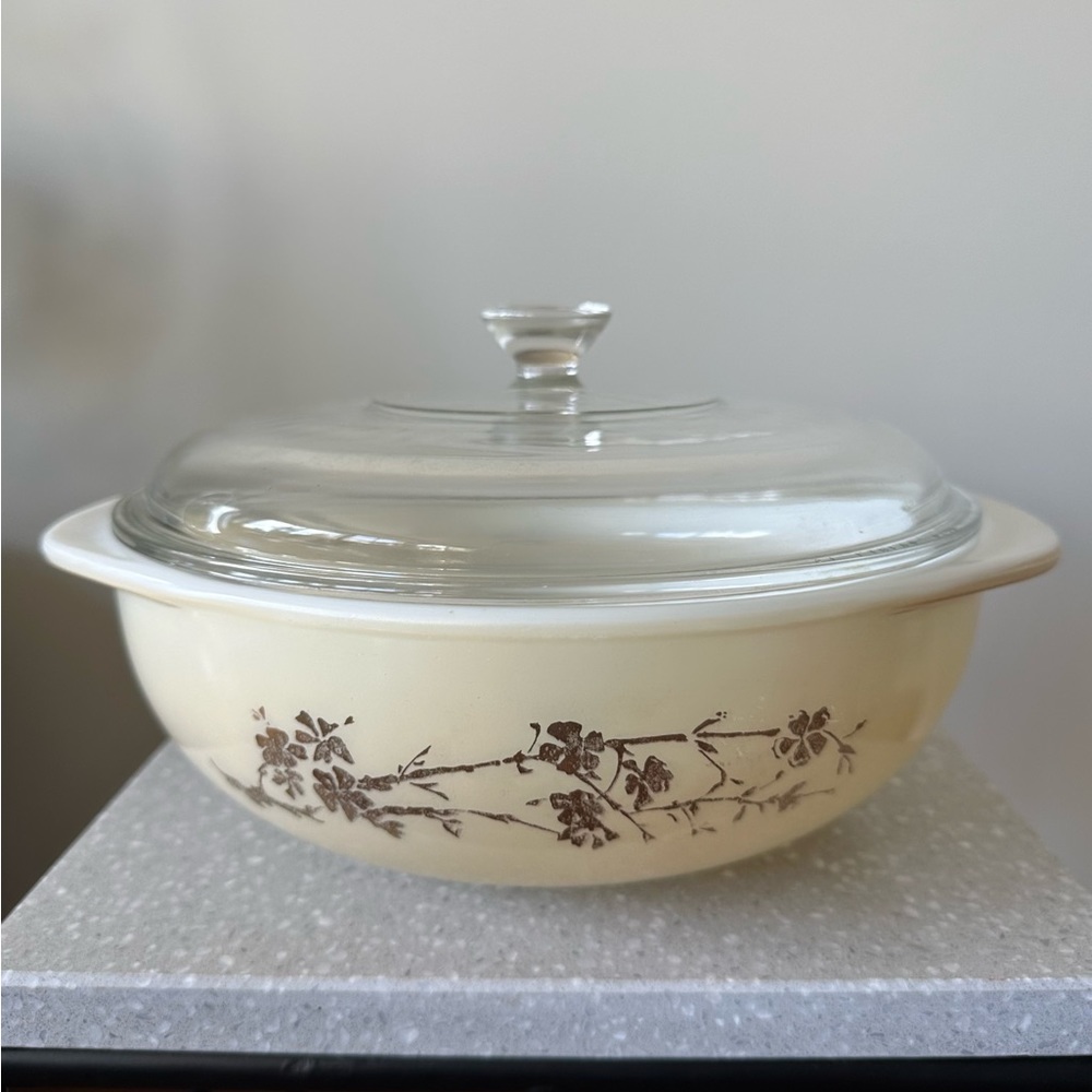 1959 Pyrex Vintage Gold Branch 2 Quart Casserole Dish and Lid